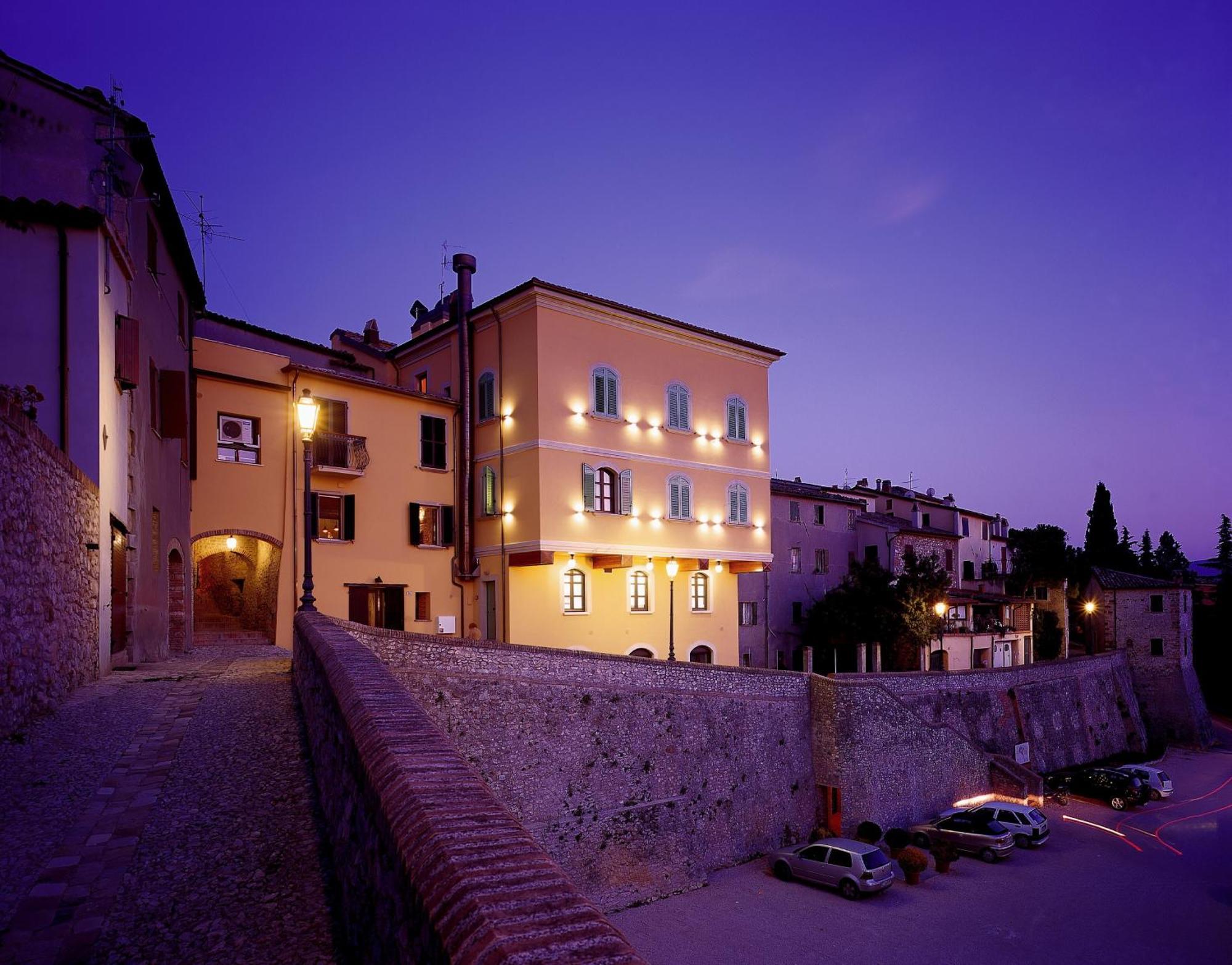 Oste Del Castello Wellness & Bike Hotel Verucchio Exterior foto